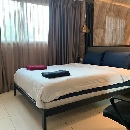 豪华两房两卫2 Bedrooms 2 Bathrooms 泳池公寓arcadia 靠近步行街 生活便利 *
