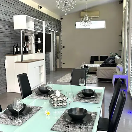 Villa Chateau Dale Amazing 2 Bdr Jomtien *