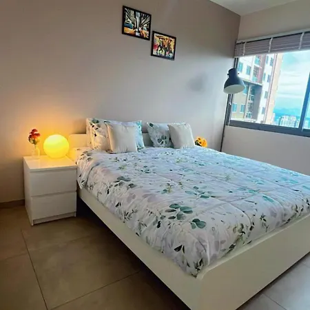 Apartment High Floor Sea View 2 Bed Room- Excellent Location Pattaya