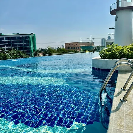 Supalai Sea View Luxury *