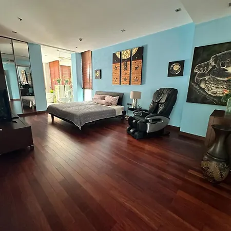 Luxury Beachfront With Ocean Views Apartment