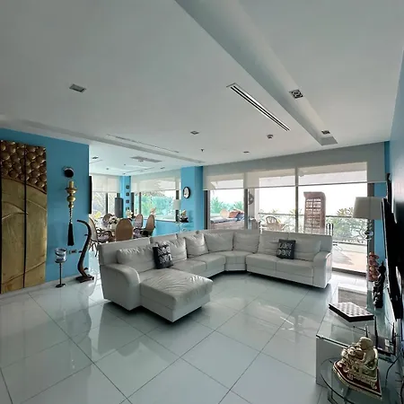 Apartment Luxury Beachfront With Ocean Views Pattaya