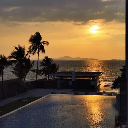 Apartment Luxury Beachfront With Ocean Views *