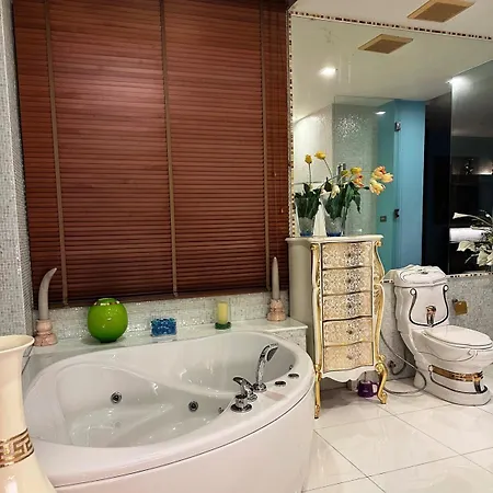 Apartment Luxury Beachfront With Ocean Views Pattaya