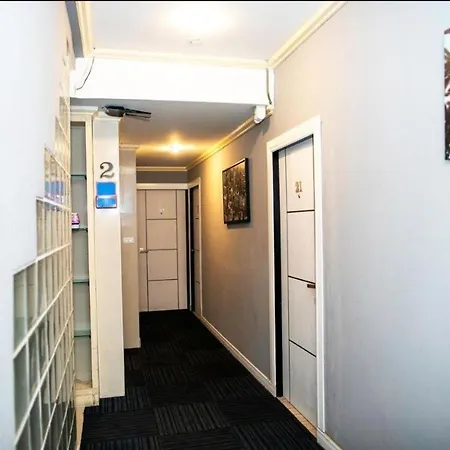 โรงแรม Merry Near Walking Street
