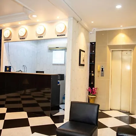 Merry Near Walking Street โรงแรม 3*