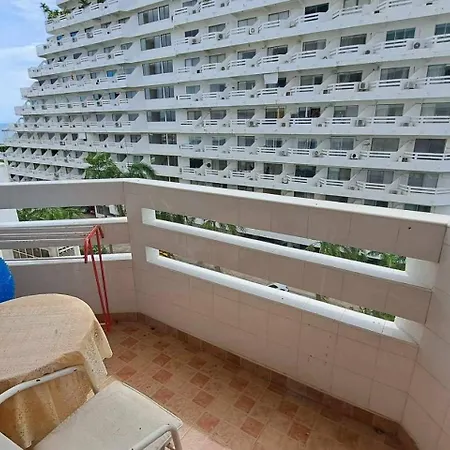 อพาร์ทเม้น Jomtien Condotel