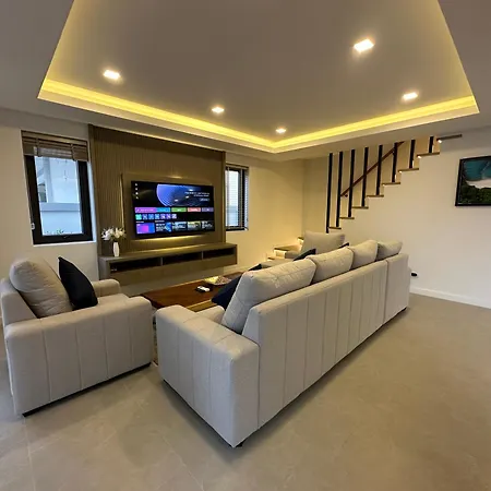 3 Bedroom Midtown *