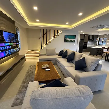 Villa 3 Bedroom Midtown *