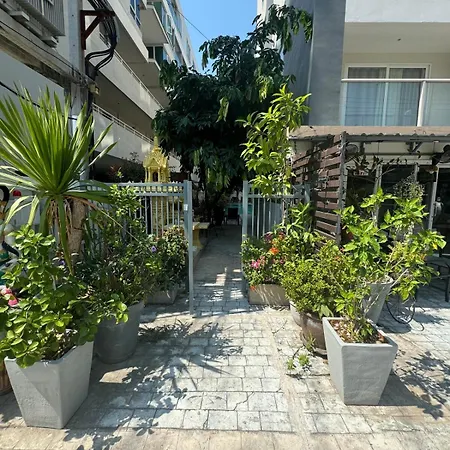 Apartment Private, Upscale, Neighborhood Pattaya