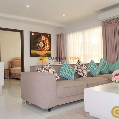 Private, Upscale, Neighborhood Apartment *