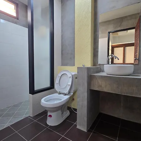 โรงแรม Middle Tree House Pattaya