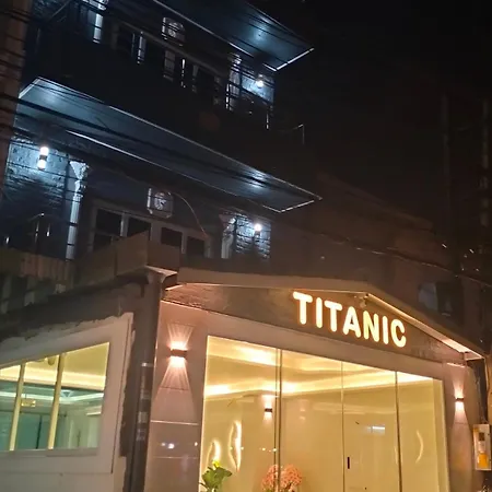 Titanic Residence-7 Minute Walk To The โรงแรม Pattaya