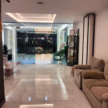 Titanic Residence-7 Minute Walk To The โรงแรม 4*