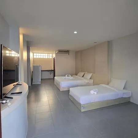Middle Tree House 3* Pattaya