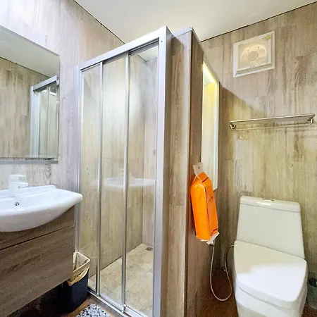 Holiday home 3 Bedroom House, 200 Meters To Workspace, Pet Friendly Pattaya