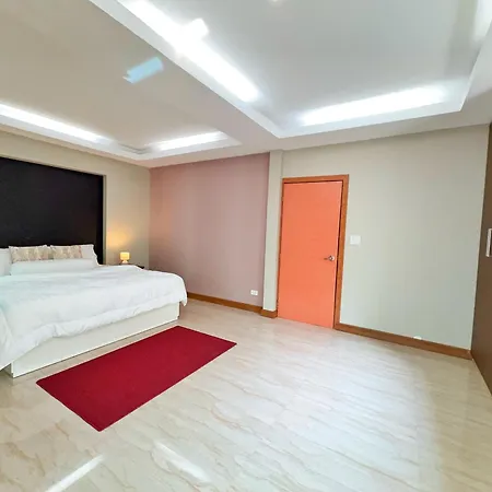 3 Bedroom House, 200 Meters To Workspace, Pet Friendly