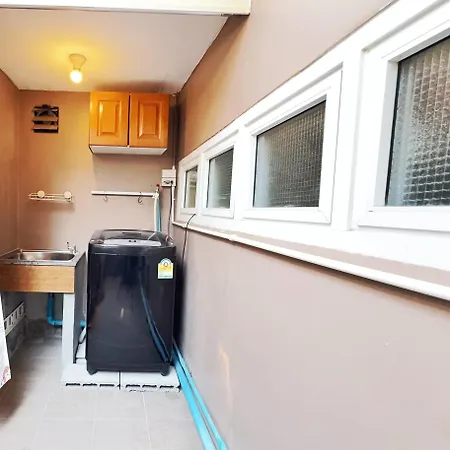 3 Bedroom House, 200 Meters To Workspace, Pet Friendly Holiday home