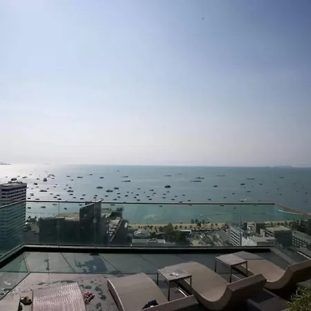 Maxhome At Edge Apartment Pattaya