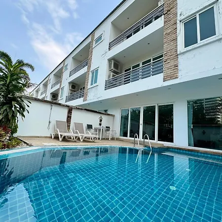Hidden Palm Pool Villa Pattaya