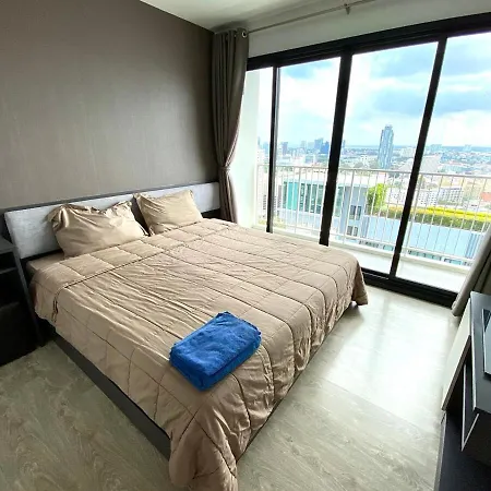 The Base - Spacious, 2 Bedroom, 2 Bathroom, Penthouse - Centre - 595 *