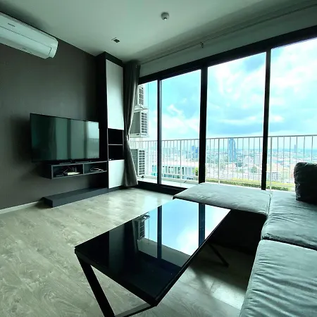 The Base - Spacious, 2 Bedroom, 2 Bathroom, Penthouse - Centre - 595 *
