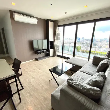 อพาร์ทเม้น The Base - Spacious, 2 Bedroom, 2 Bathroom, Penthouse - Centre - 595