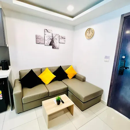 Lovely Pool View Arcadia 1 Bedroom Apartment