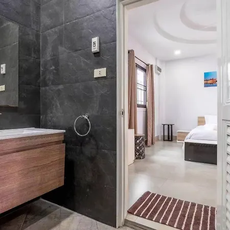 Villa Luxury Thai Style Pool In Downtown Pattaya, Close To Walking Street *