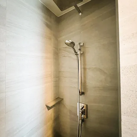Downtown Charm Edge 1 Bedroom Seaview Pattaya