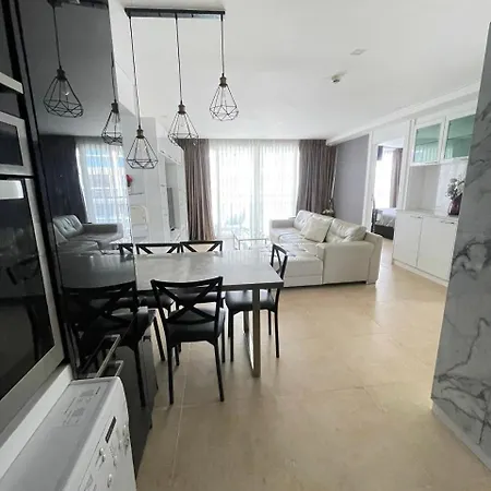 2 Bedrooms Near Apartment Pattaya