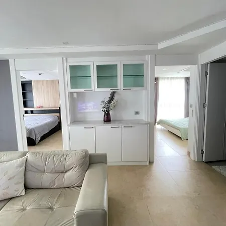 Apartment 2 Bedrooms Near Pattaya