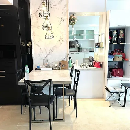 2 Bedrooms Near * Pattaya