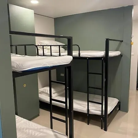 Hood Apartment