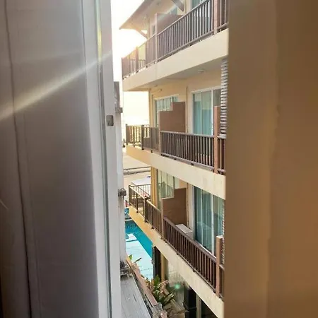 Hood Apartment