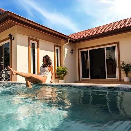 Villa Queen Massarossa Pool Pattaya-25