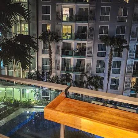 Amazing Pool View In Wifi Netflix *