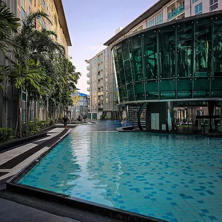 Amazing Pool View In Wifi Netflix * Pattaya