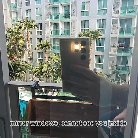 Amazing Pool View In Wifi Netflix