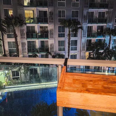 Apartment Amazing Pool View In Wifi Netflix Pattaya