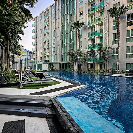 Amazing Pool View In Wifi Netflix * Pattaya