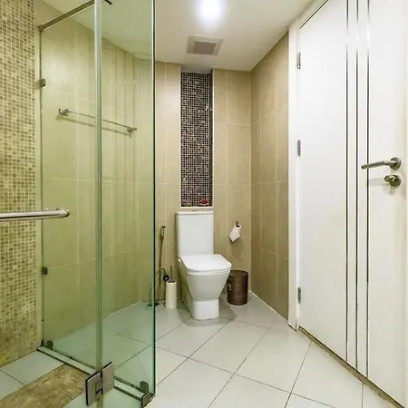 Large Luxury - Centre - Centara Avenue, Pool View - 217 * Pattaya