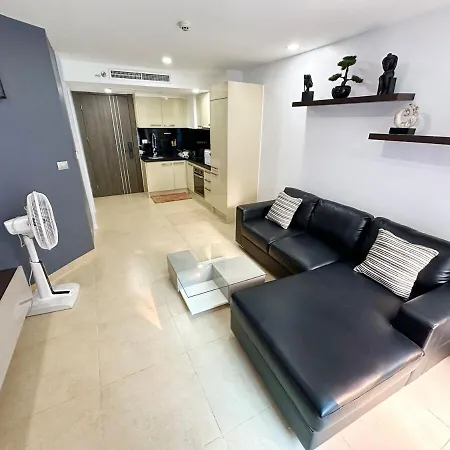 Large Luxury - Centre - Centara Avenue, Pool View - 217 อพาร์ทเม้น