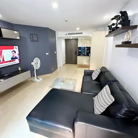 Large Luxury - Centre - Centara Avenue, Pool View - 217 อพาร์ทเม้น