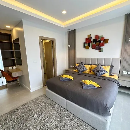 Villa Super Luxury 4 Bedroom Private Pool With Jacuzzi, Near 711, 10 Minutes To Walking Street And - Mt4