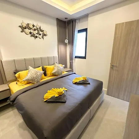 Super Luxury 4 Bedroom Private Pool With Jacuzzi, Near 711, 10 Minutes To Walking Street And - Mt4 Pattaya
