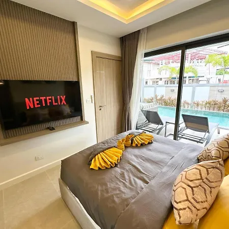 Villa Super Luxury 4 Bedroom Private Pool With Jacuzzi, Near 711, 10 Minutes To Walking Street And - Mt4