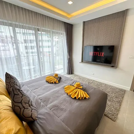 Super Luxury 4 Bedroom Private Pool With Jacuzzi, Near 711, 10 Minutes To Walking Street And - Mt4