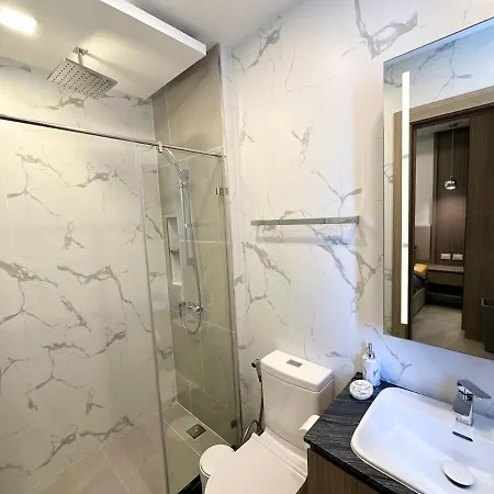 Super Luxury 4 Bedroom Private Pool With Jacuzzi, Near 711, 10 Minutes To Walking Street And - Mt4 Villa
