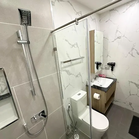 Villa Super Luxury 4 Bedroom Private Pool With Jacuzzi, Near 711, 10 Minutes To Walking Street And - Mt4